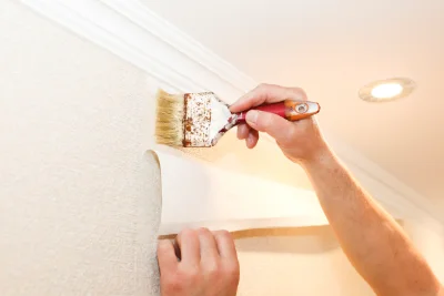 Pose de papier peint à Paillé — revêtements muraux et toiles de verre